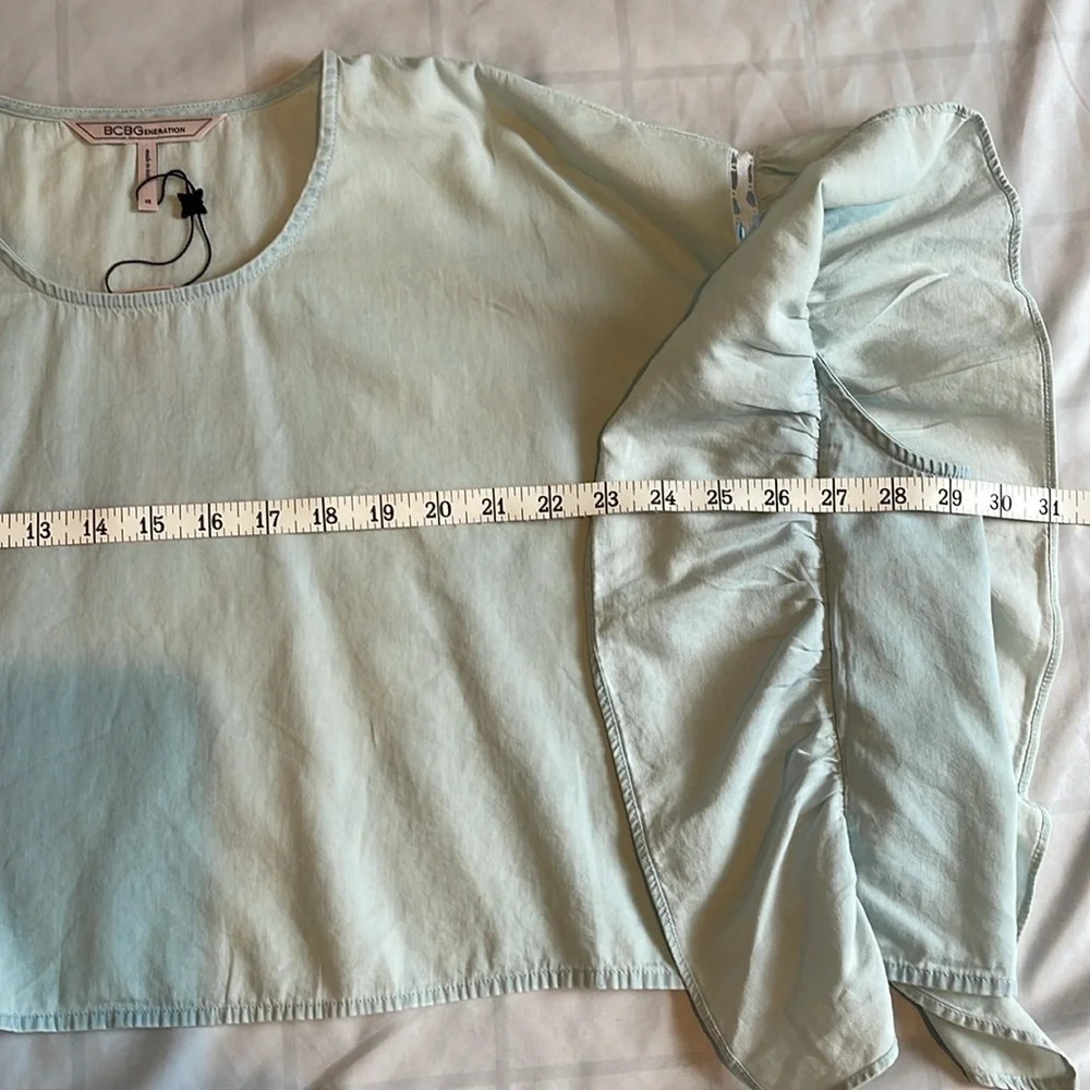 BCBGeneration Ruffle Sleeve Crop Top Light Wash Size XS - Picture 8 of 9